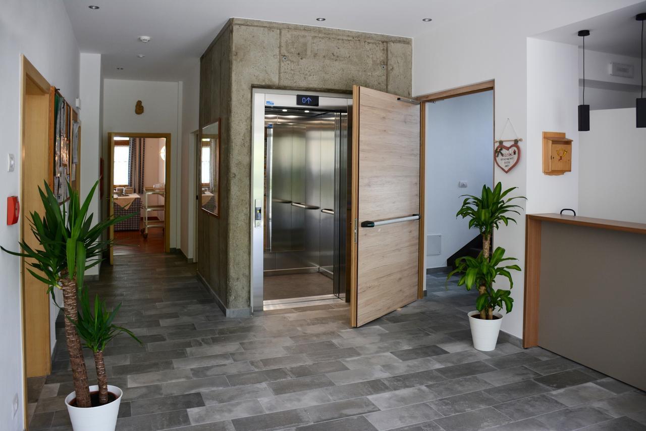 Casa Baldelli Hotell Toblach Exteriör bild