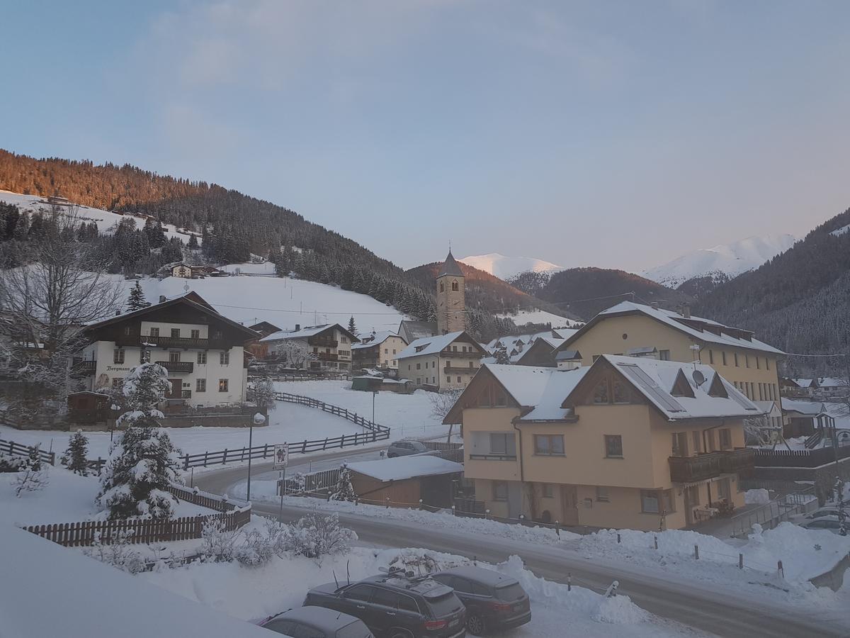 Casa Baldelli Hotell Toblach Exteriör bild